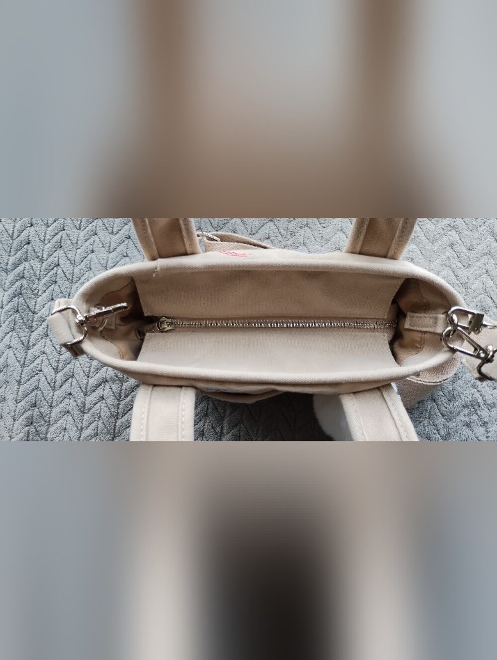 Madden Girl Bacon & Eggs Bag- TikTok Viral Bag - Picture 5 of 7